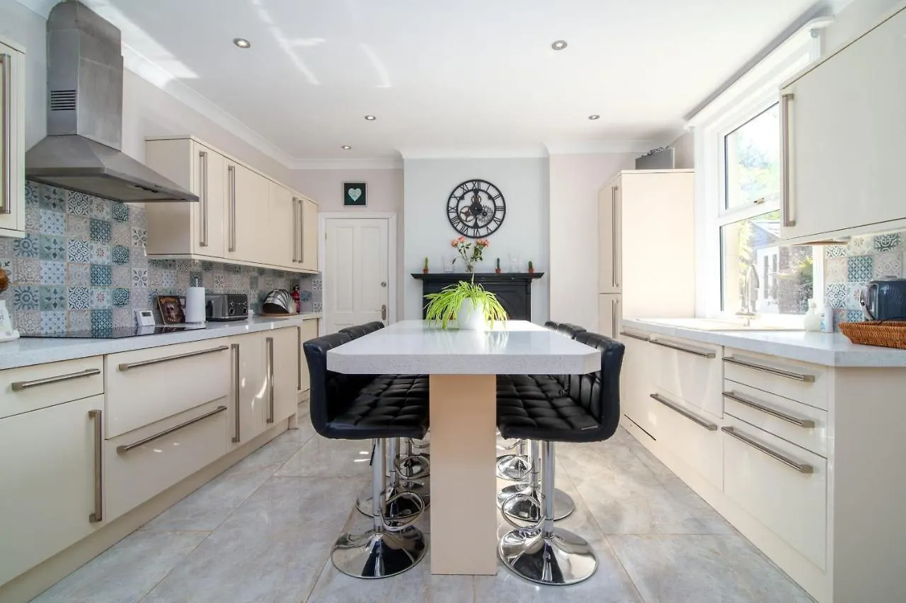 5Br Family Home With Private Garden In Portslade Holiday home